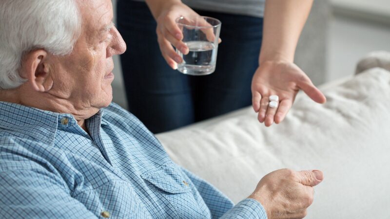 Wie können Pflegekräfte gefährliche Wechselwirkungen zwischen Medikamenten verhindern?